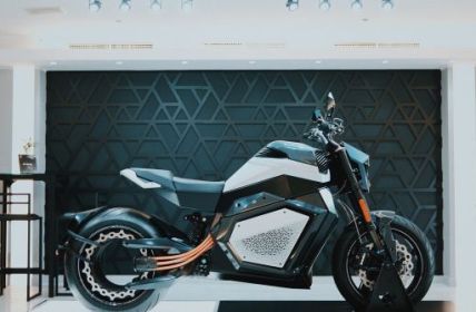 Königlicher Besuch im Verge Motorcycles Flagship-Store in (Foto: Verge Motorcycles)